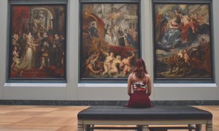 What to wear to an art gallery dress code